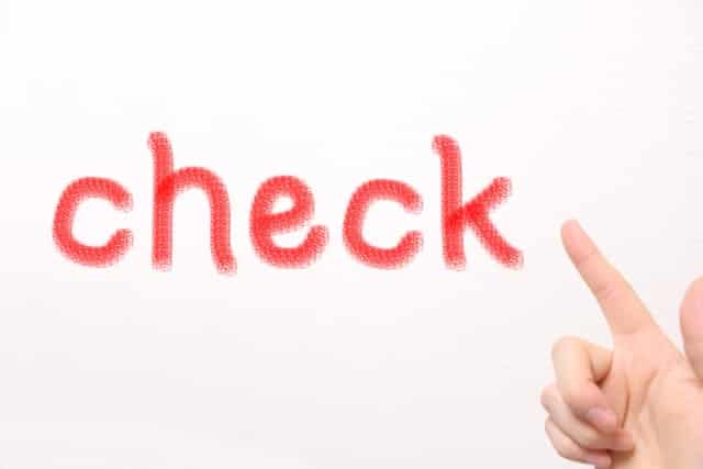 使えないと思える転職エージェントをcheckと書かれたメモ