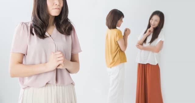 人間関係がきっかけで転職する女性が集まっている