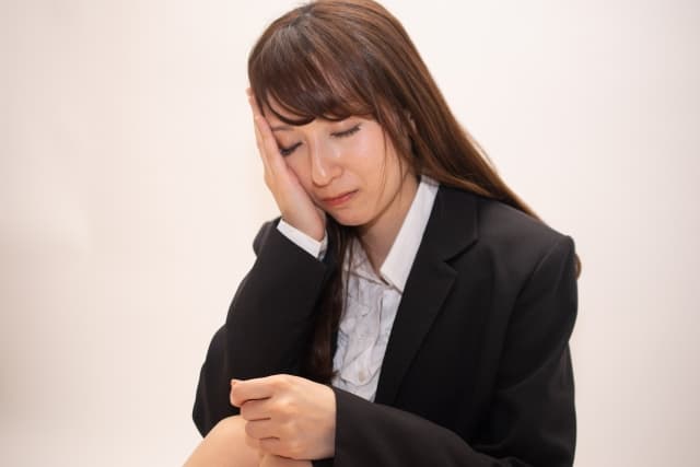 面接が大変で悩んでいる女性