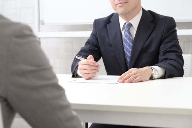離職期間を上手く話せている男性